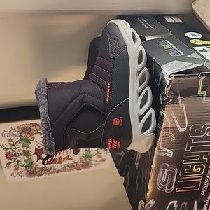 S Lights Powered by Sketchers  Toddler Boy Light Up Boots Sz 10.5 Black Gray NIB